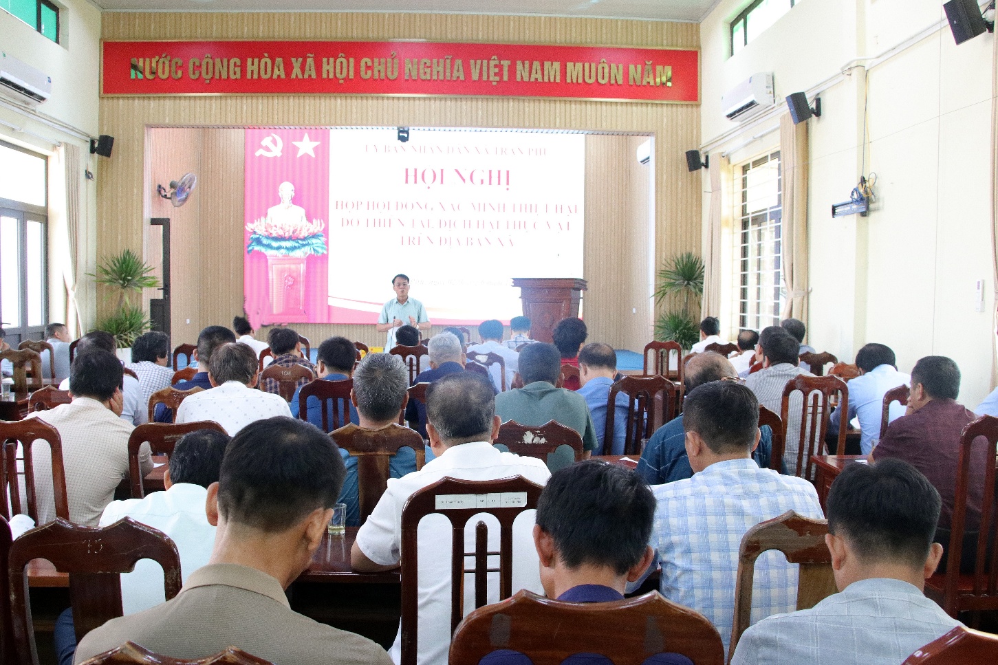 UBND xã Trần Phú: tổ chức hội nghị họp Hội đồng xác minh thiệt hại do thiên tai, dịch hại thực vật trên địa bàn xã- Ảnh 1.