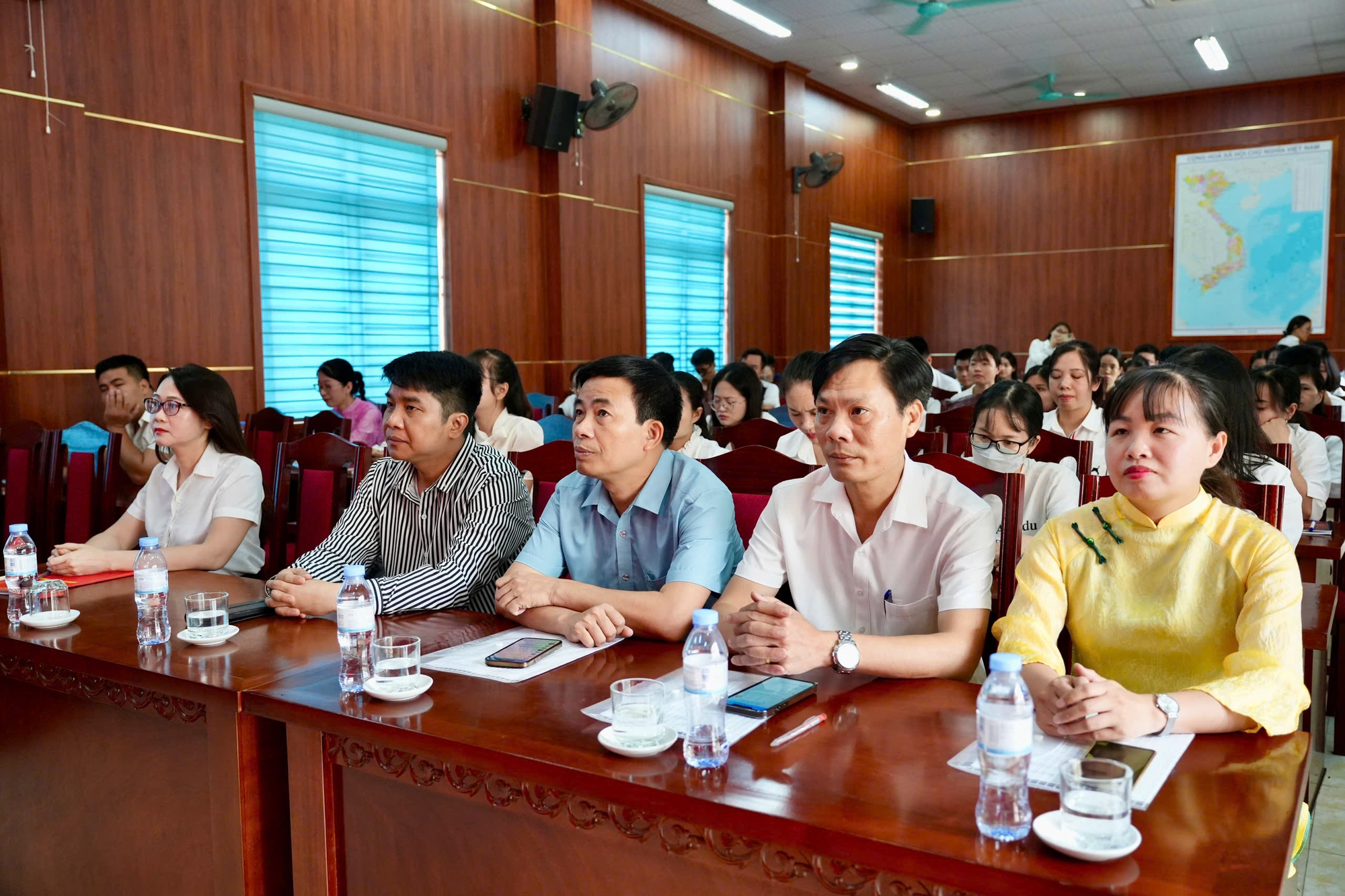 104 học viên tham dự lớp bồi dưỡng Đảng viên mới khóa I năm 2026.- Ảnh 1.