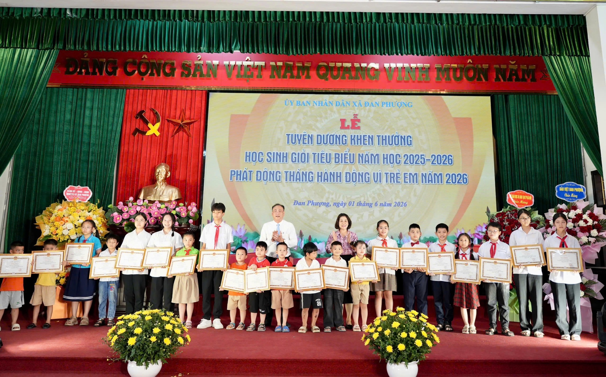 Lễ tuyên dương, khen thưởng học sinh giỏi tiêu biểu năm học 2025 – 2026 và Phát động Tháng hành động vì trẻ em năm 2026.- Ảnh 4.