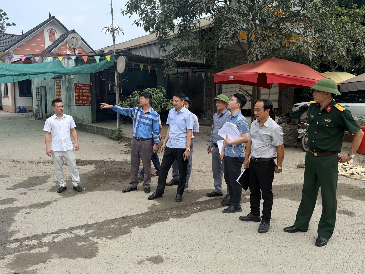 Đoàn công tác khảo sát thực địa, rà soát các điều kiện liên quan phục vụ xây dựng đề án.
