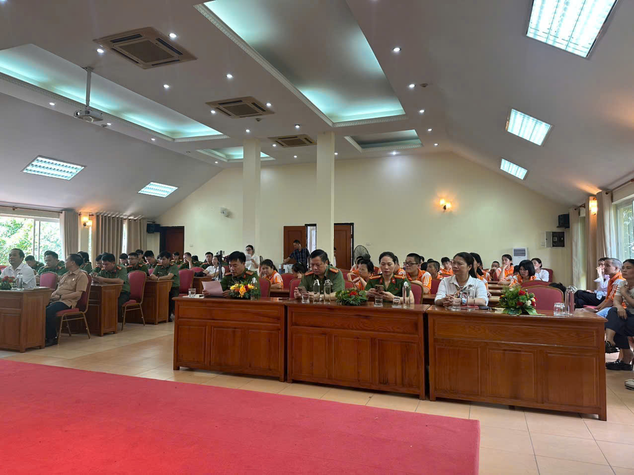 Dấu ấn nhân văn của Công an xã Hoài Đức tại Làng Hữu nghị Việt Nam- Ảnh 1.
