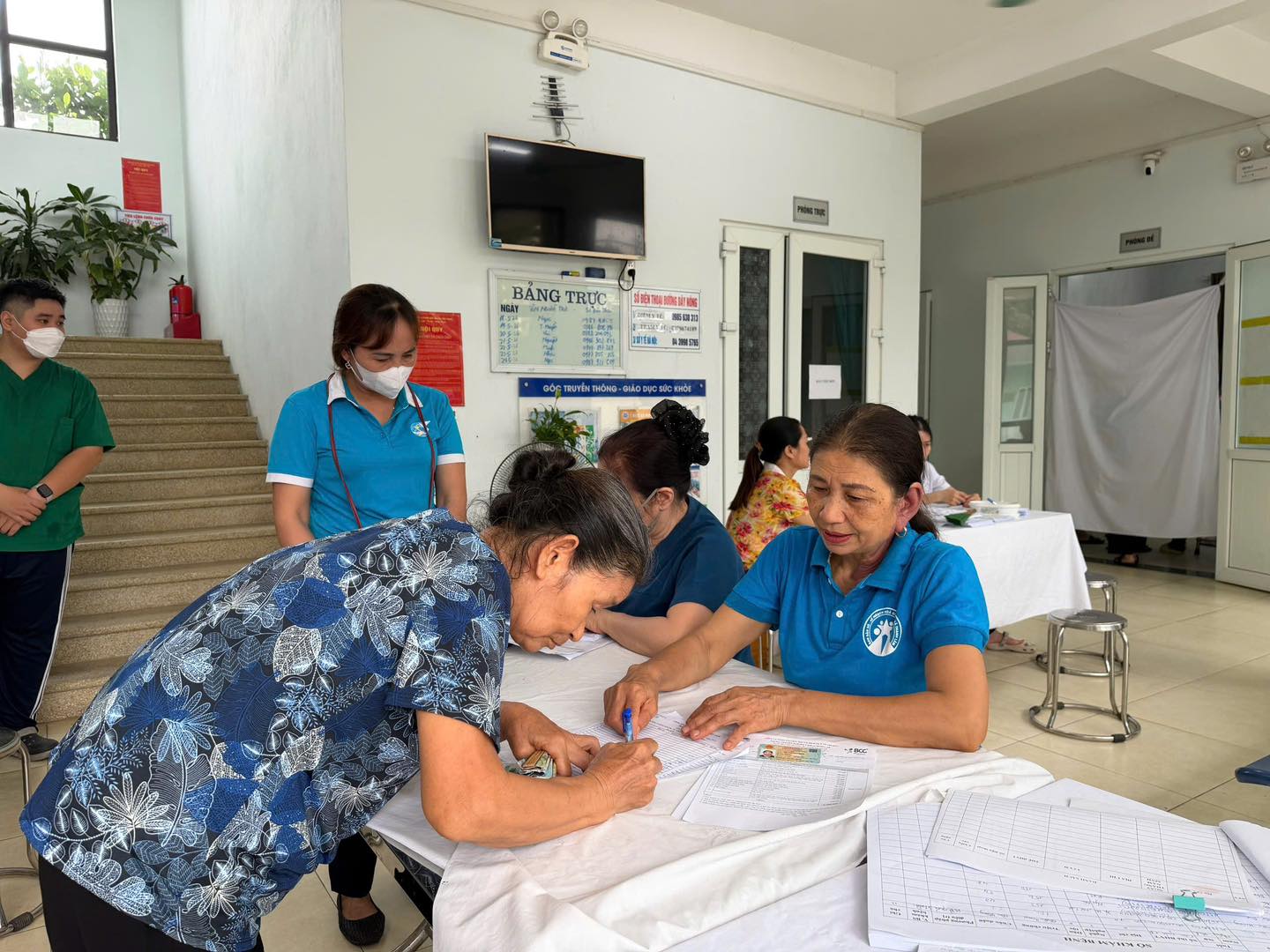 Hội LHPN xã Tiến Thắng phối hợp tổ chức khám sức khỏe và tầm soát ung thư cho hội viên phụ nữ- Ảnh 2.