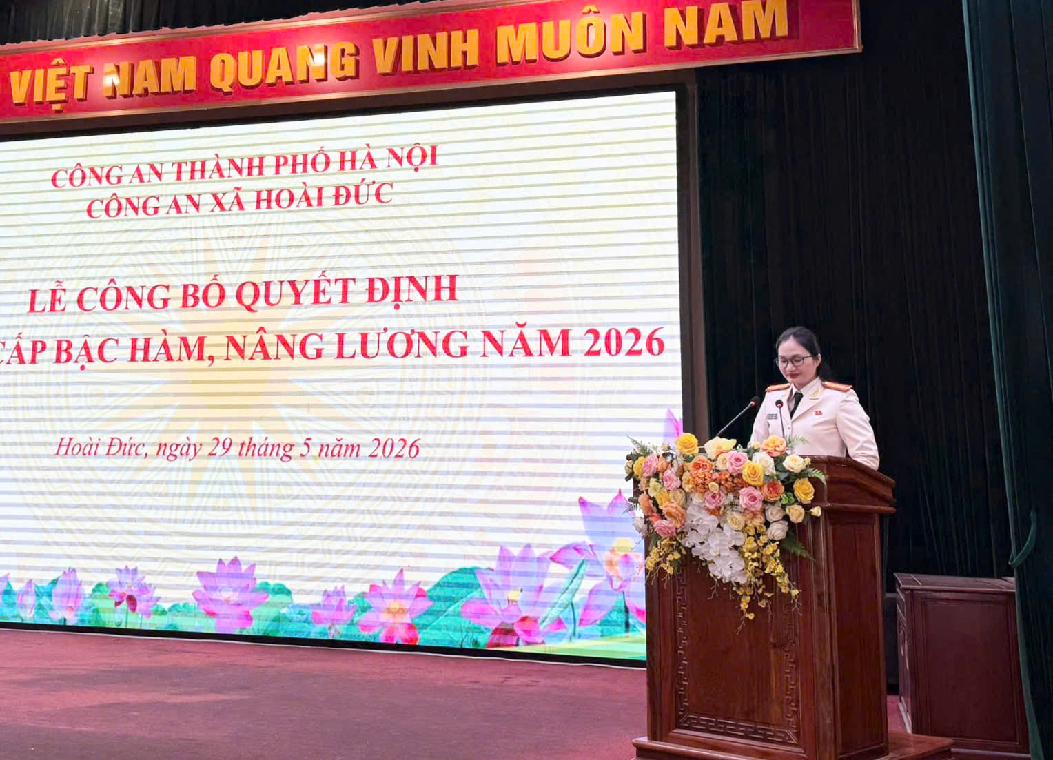 Công an xã Hoài Đức tổ chức lễ công bố thăng cấp bậc hàm, nâng lương năm 2026- Ảnh 5.