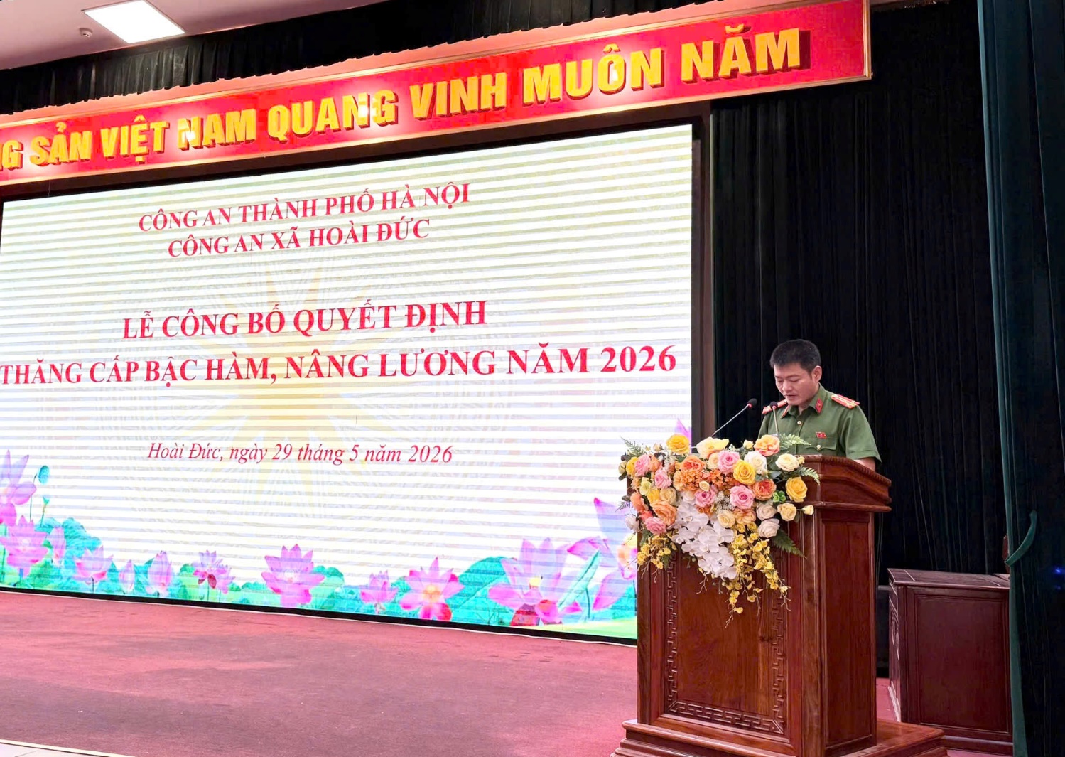 Công an xã Hoài Đức tổ chức lễ công bố thăng cấp bậc hàm, nâng lương năm 2026- Ảnh 6.