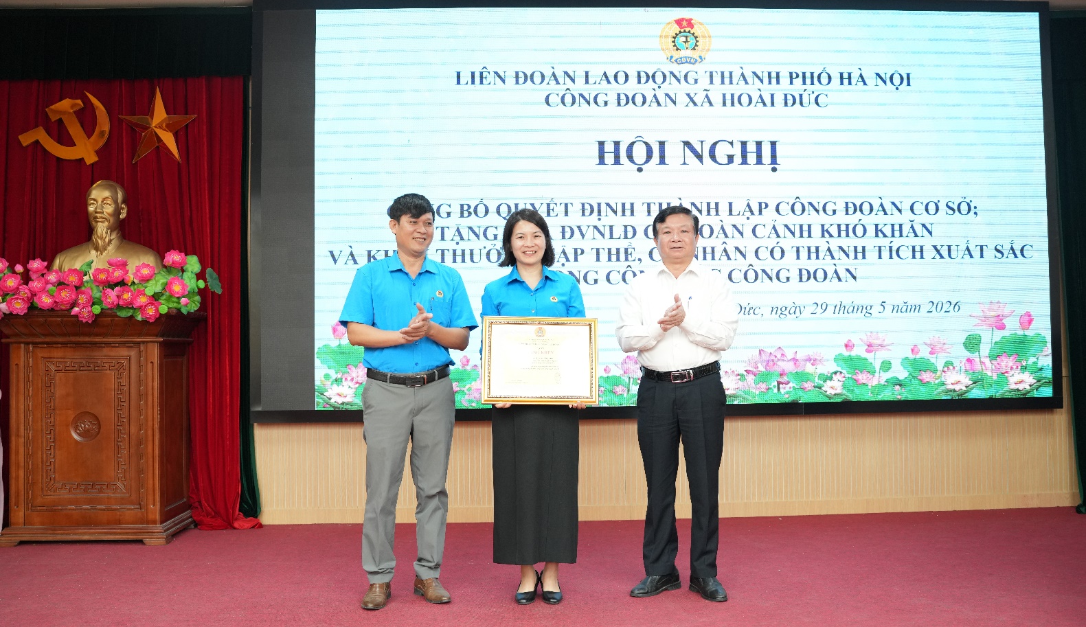 Công đoàn xã Hoài Đức công bố Quyết định thành lập công đoàn cơ sở và trao quà cho đoàn viên khó khăn- Ảnh 8.