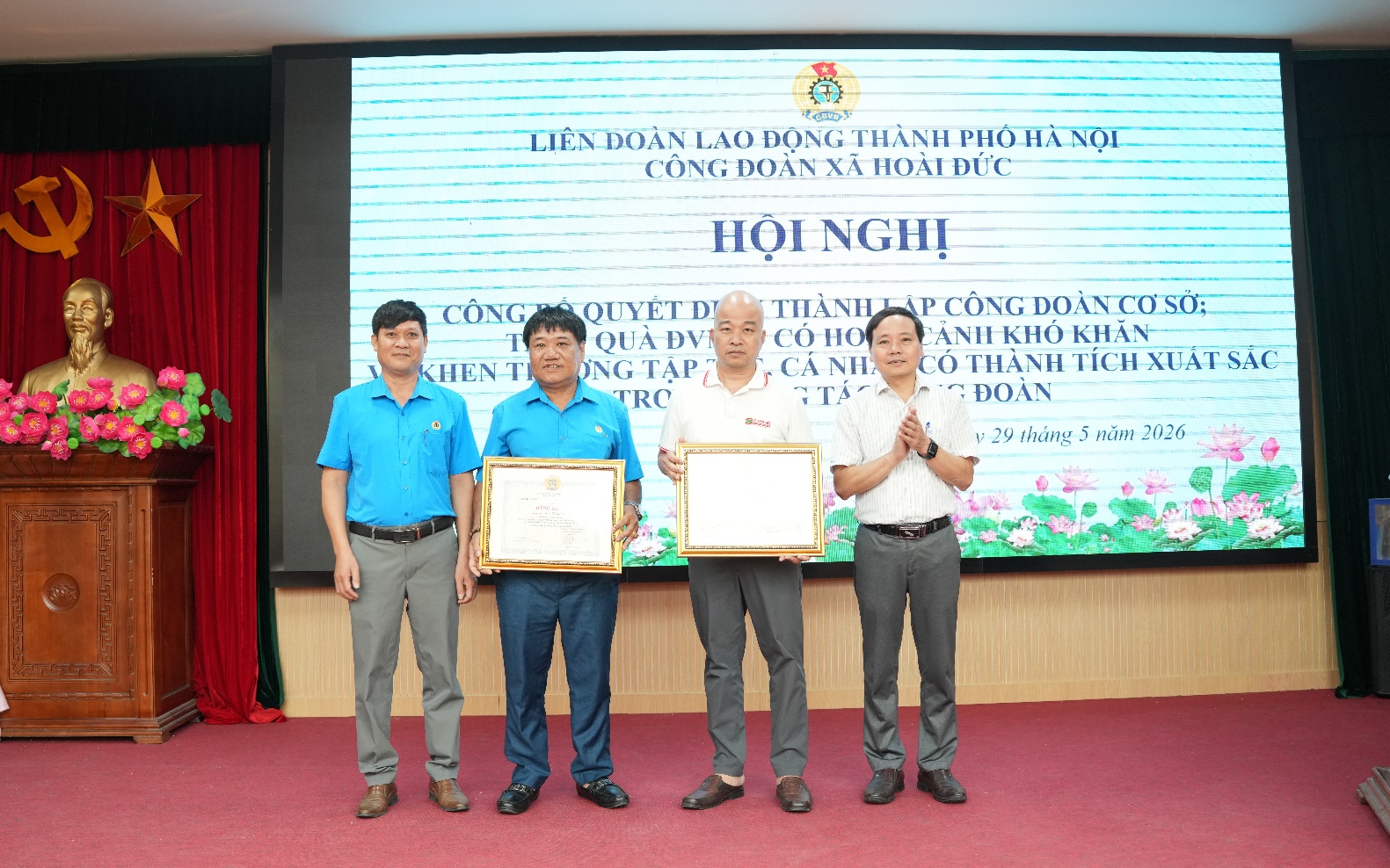 Công đoàn xã Hoài Đức công bố Quyết định thành lập công đoàn cơ sở và trao quà cho đoàn viên khó khăn- Ảnh 10.