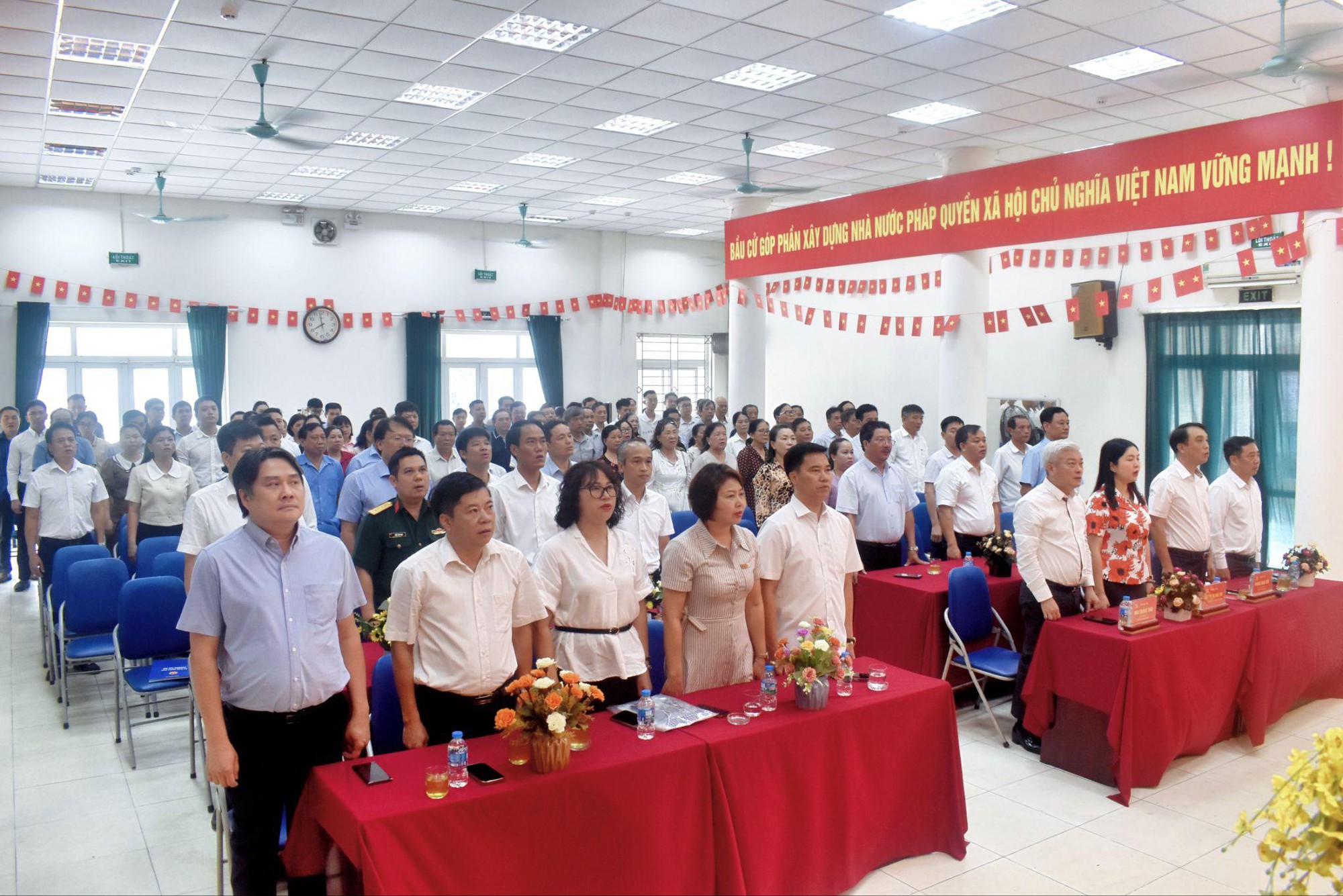 Phường Đại Mỗ tổ chức Lễ chào cờ và triển khai nhiệm vụ trọng tâm tháng 06/2026- Ảnh 1.