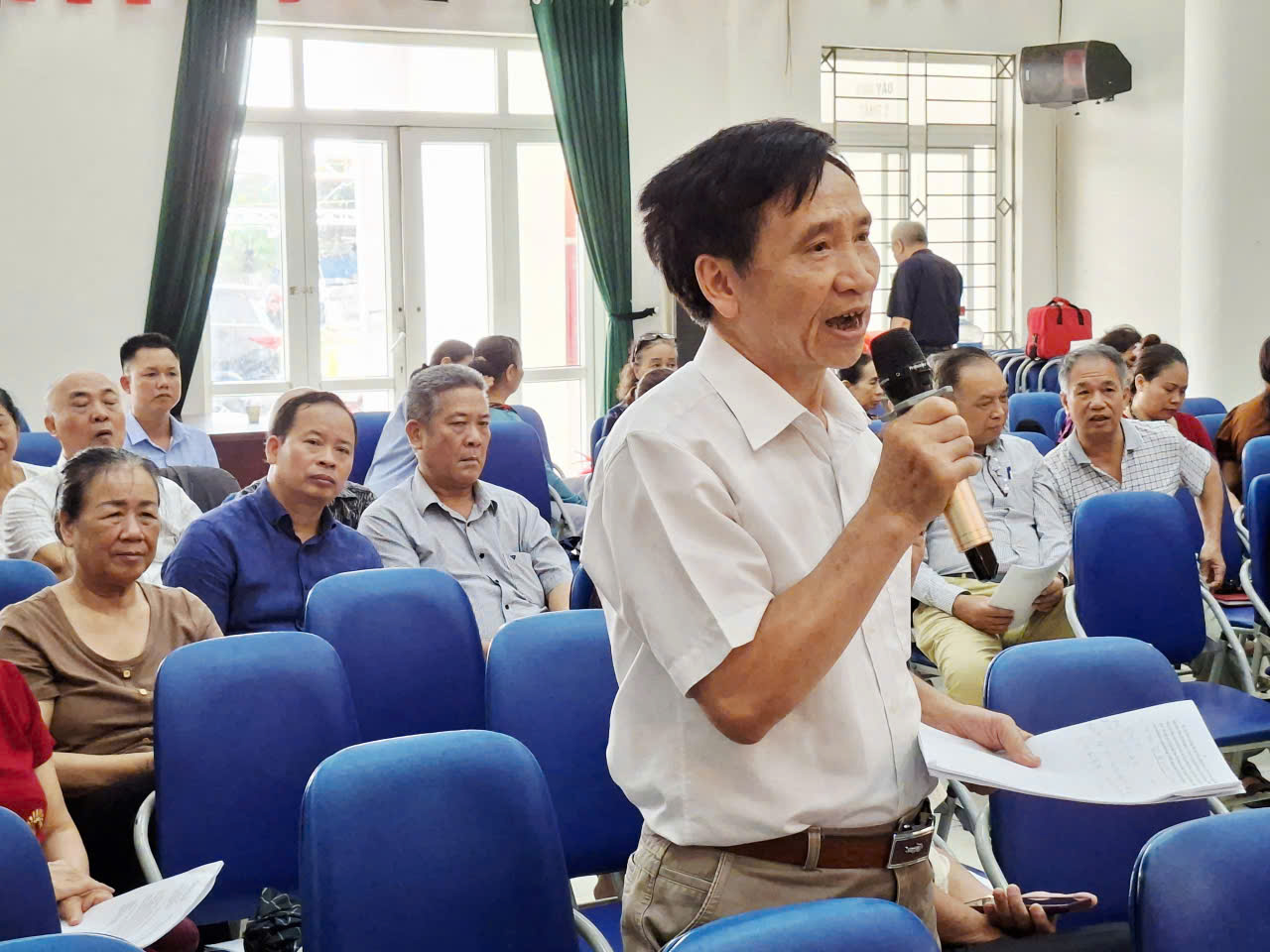 Đồng chí Mai Trọng Thái - Bí thư Đảng ủy, Chủ tịch Hội đồng nhân dân phường tiếp xúc cử tri trước kỳ họp thường lệ giữa năm 2026 của Hội đồng nhân dân phường- Ảnh 3.