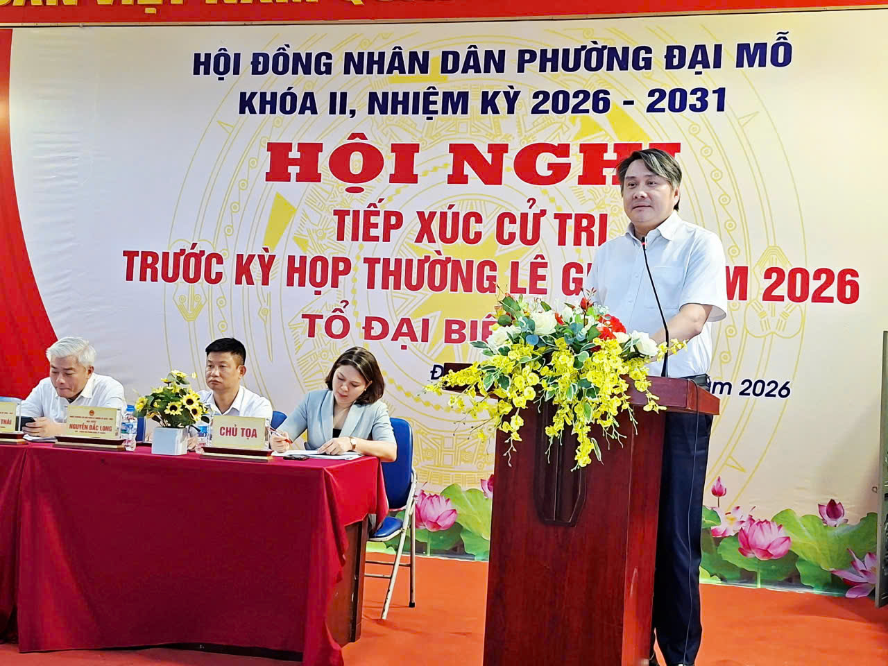 Đồng chí Mai Trọng Thái - Bí thư Đảng ủy, Chủ tịch Hội đồng nhân dân phường tiếp xúc cử tri trước kỳ họp thường lệ giữa năm 2026 của Hội đồng nhân dân phường- Ảnh 5.