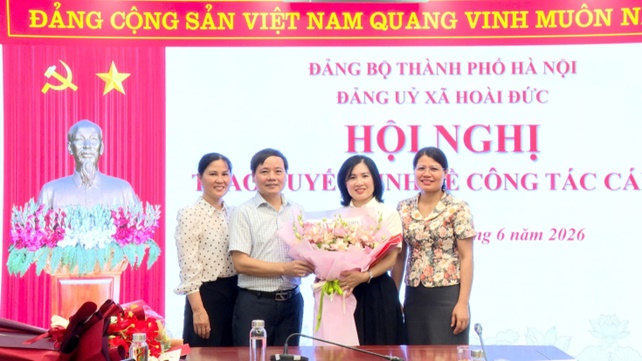 Đảng uỷ xã Hoài Đức tổ chức trao quyết định về công tác cán bộ- Ảnh 4.
