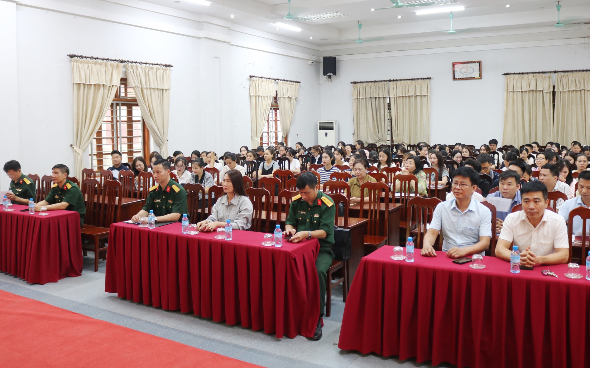 Quốc Oai khai mạc lớp bồi dưỡng kiến thức quốc phòng và an ninh đối tượng 4 năm 2026