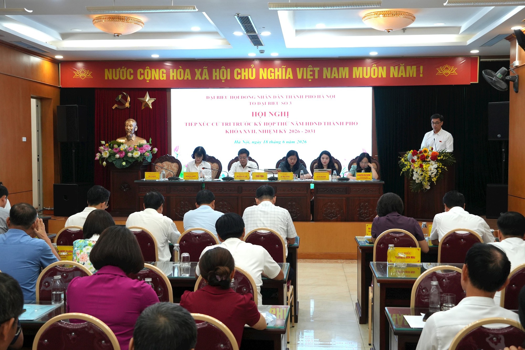 Đại biểu HĐND thành phố Hà Nội - Đơn vị bầu cử số 3 tiếp xúc cử tri trước kỳ họp- Ảnh 1.