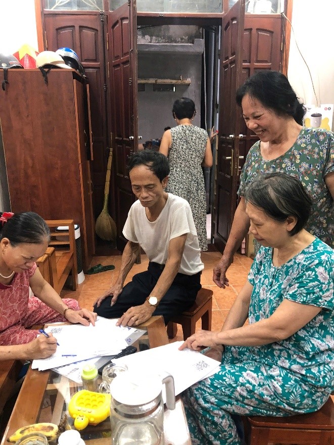 Phường Yên Hòa đồng loạt triển khai lấy ý kiến Nhân dân về Đề án sắp xếp tổ dân phố- Ảnh 4.