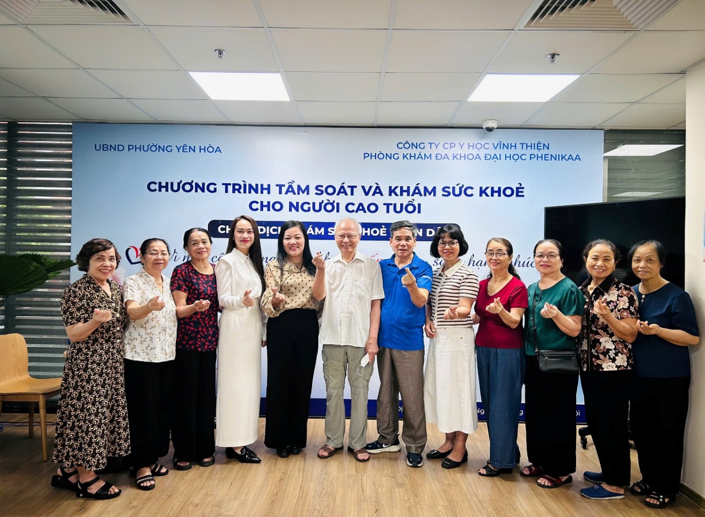 Phường Yên Hòa tổ chức hoạt động chăm sóc sức khỏe người cao tuổi nhân kỷ niệm Ngày truyền thống Người cao tuổi Việt Nam (06/6/1941 - 06/6/2026)- Ảnh 1.
