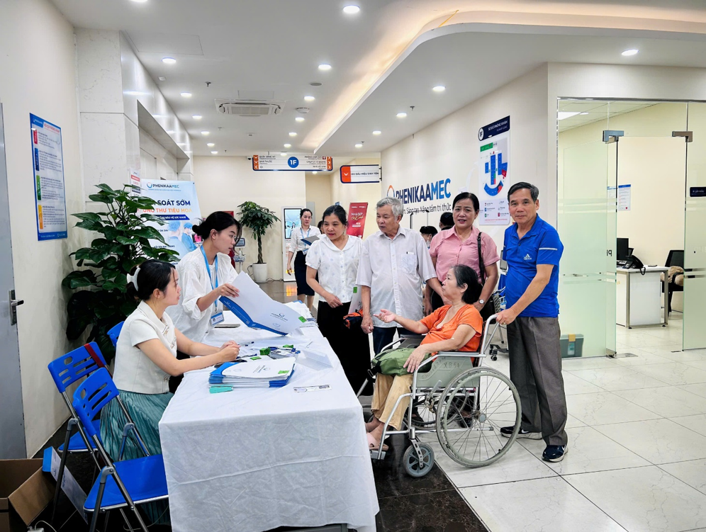 Phường Yên Hòa tổ chức hoạt động chăm sóc sức khỏe người cao tuổi nhân kỷ niệm Ngày truyền thống Người cao tuổi Việt Nam (06/6/1941 - 06/6/2026)- Ảnh 3.