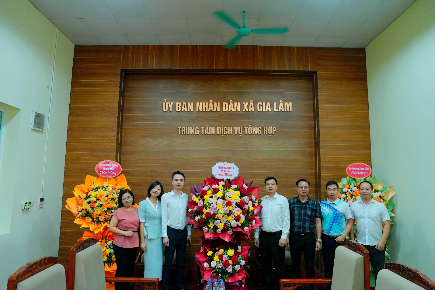 Lãnh đạo xã Gia Lâm chúc mừng Trung tâm Dịch vụ tổng hợp xã nhân kỷ niệm 101 năm Ngày Báo chí cách mạng Việt Nam- Ảnh 4.