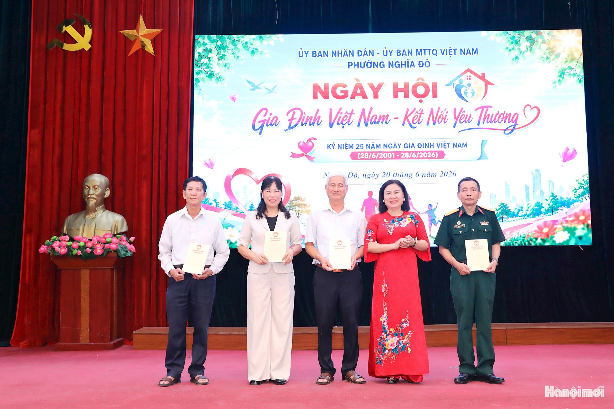 Phường Nghĩa Đô lan tỏa giá trị gia đình từ Ngày hội “Gia đình kết nối yêu thương”- Ảnh 5.