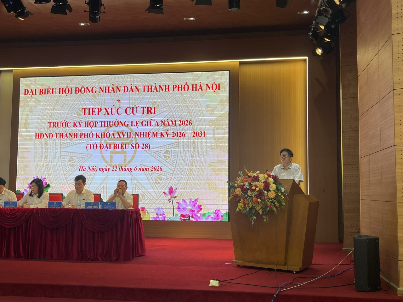 Đại biểu HĐND thành phố Hà Nội – đơn vị bầu cử số 28 tiếp xúc cử tri trước kỳ hợp thường lệ giữa năm- Ảnh 3.