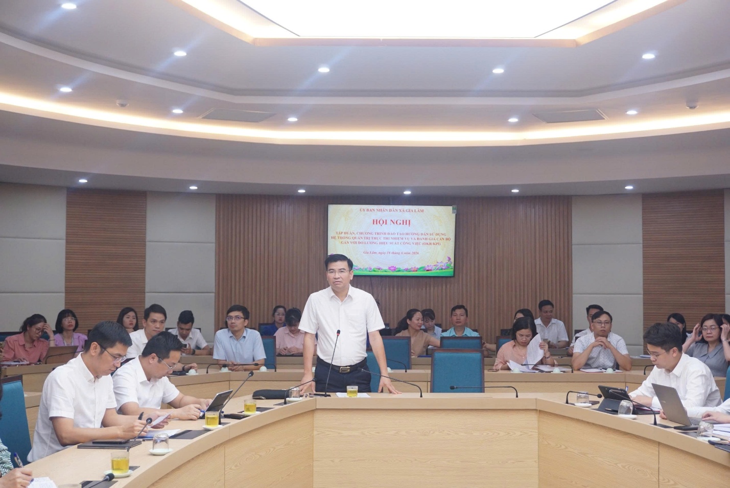 UBND xã Gia Lâm tổ chức tập huấn sử dụng hệ thống quản trị thực thi nhiệm vụ và đánh giá cán bộ gắn với đo lường hiệu suất công việc OKR/KPI- Ảnh 1.