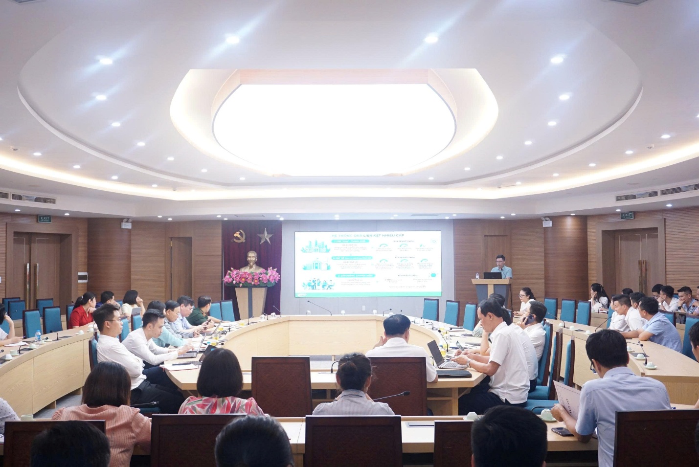 UBND xã Gia Lâm tổ chức tập huấn sử dụng hệ thống quản trị thực thi nhiệm vụ và đánh giá cán bộ gắn với đo lường hiệu suất công việc OKR/KPI- Ảnh 3.