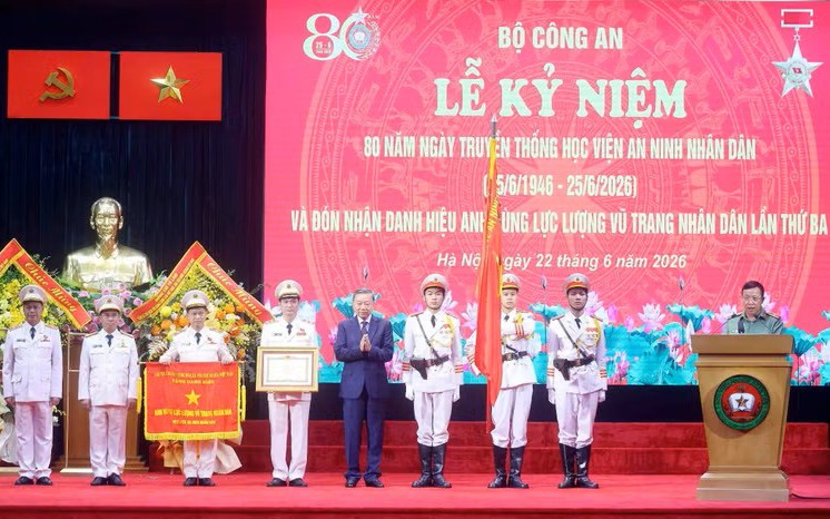 Xã Tam Hưng chúc mừng Học viên An ninh nhân dân nhân kỷ niệm 80 năm ngày truyền thống