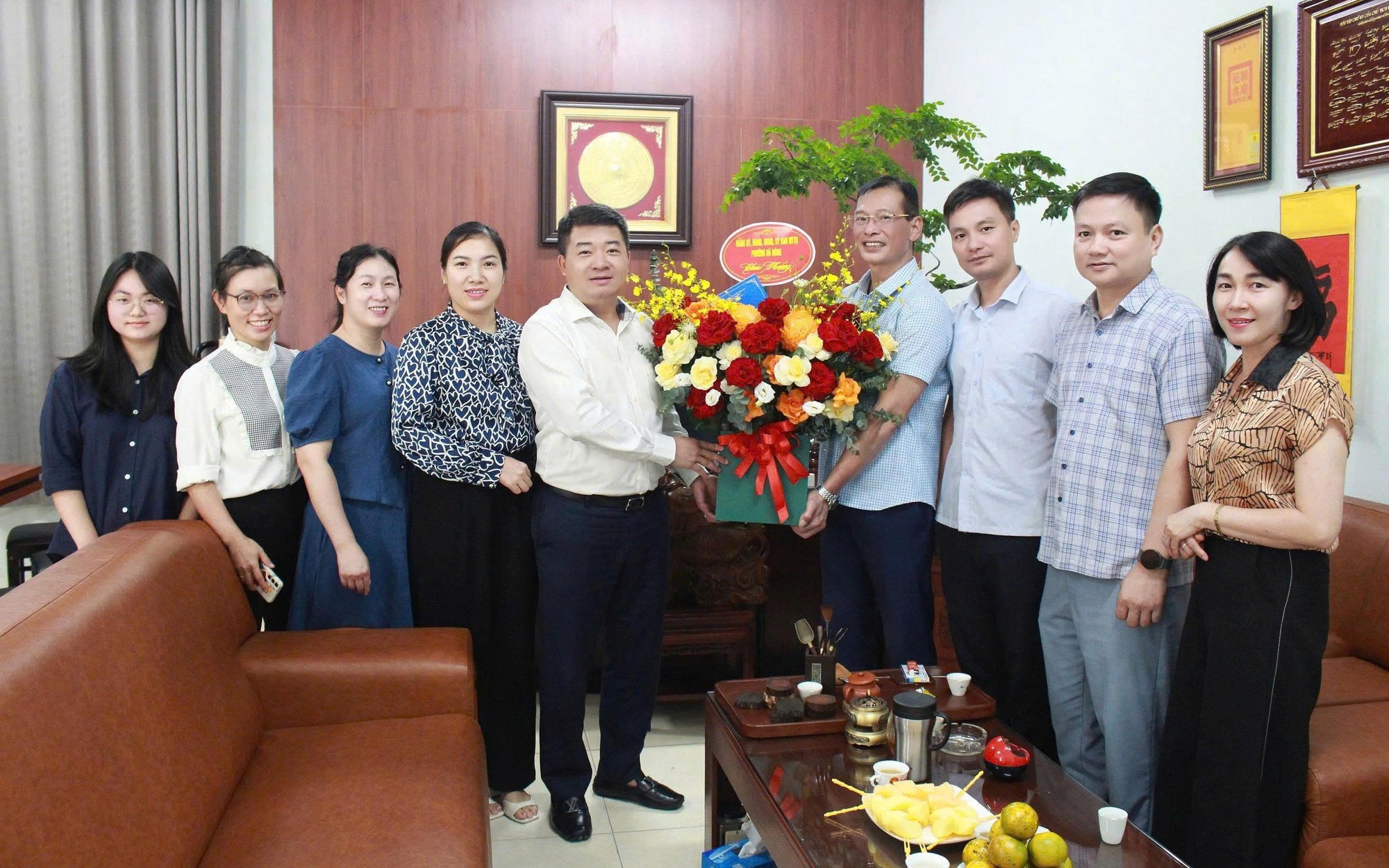 Lãnh đạo phường Hà Đông chúc mừng ngày Báo chí Cách mạng Việt Nam
