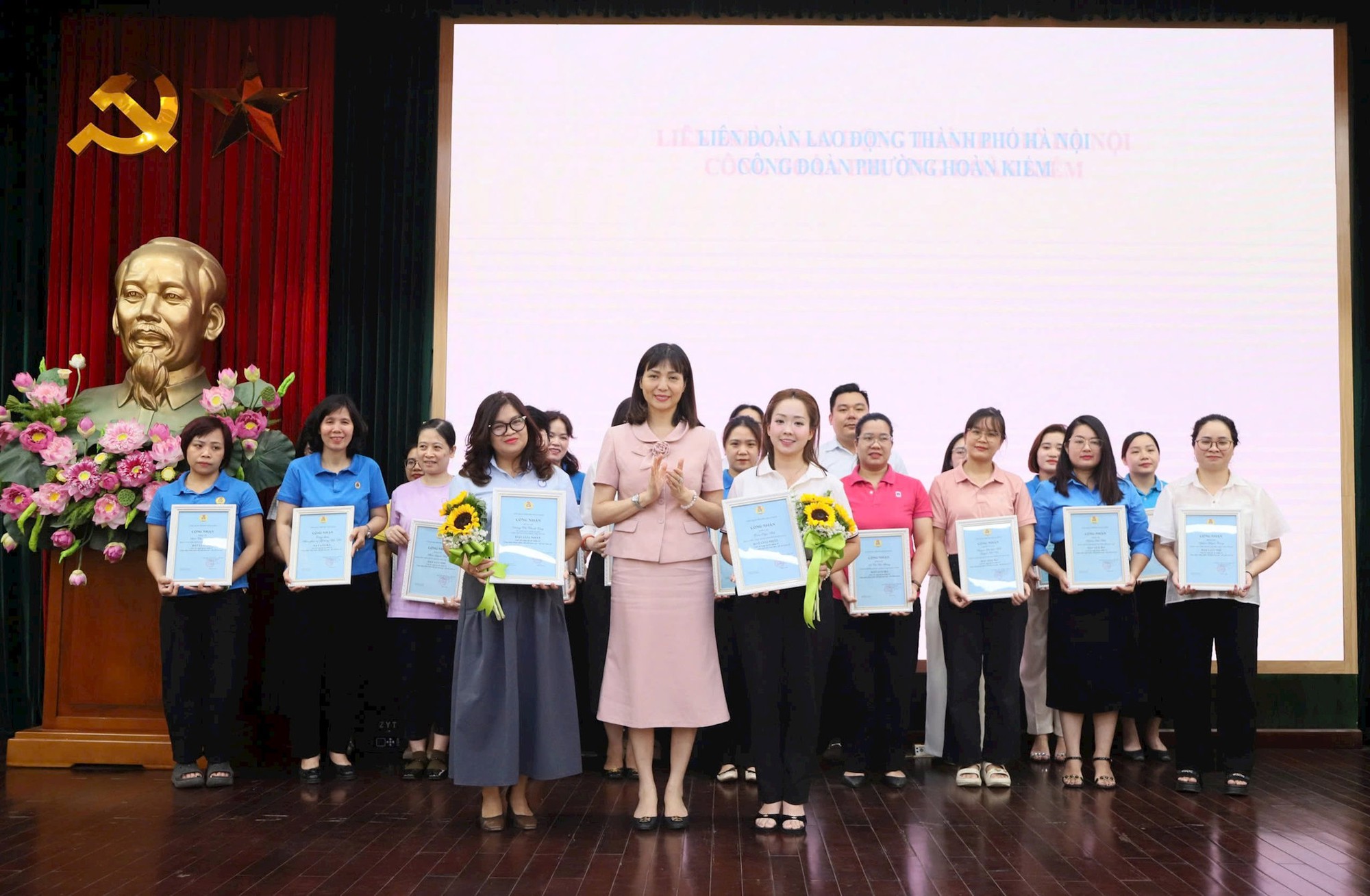 Phường Hoàn Kiếm tổng kết Tháng công nhân năm 2026- Ảnh 1.