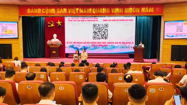 Tiếp tục tổ chức bồi dưỡng kiến thức chuyên sâu về ứng dụng AI cho cán bộ, công chức, viên chức khối Chính quyền trên địa bàn 03 phường Long Biên, Việt Hưng, Phúc Lợi (lớp 2) năm 2026.- Ảnh 4.
