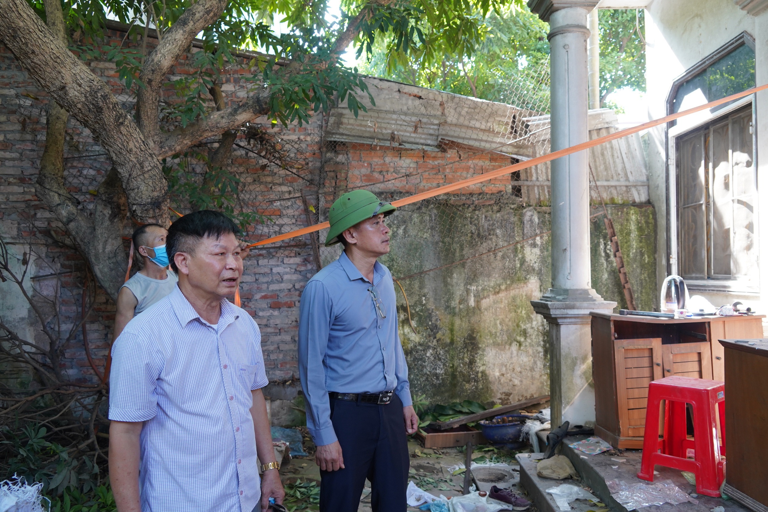 Bí thư Đảng ủy phường Chương Mỹ - Phí Minh Hải trực tiếp vận động người dân bàn giao mặt bằng phục vụ Dự án cải tạo, nâng cấp Quốc lộ 6 đoạn Ba La - Xuân Mai- Ảnh 3.