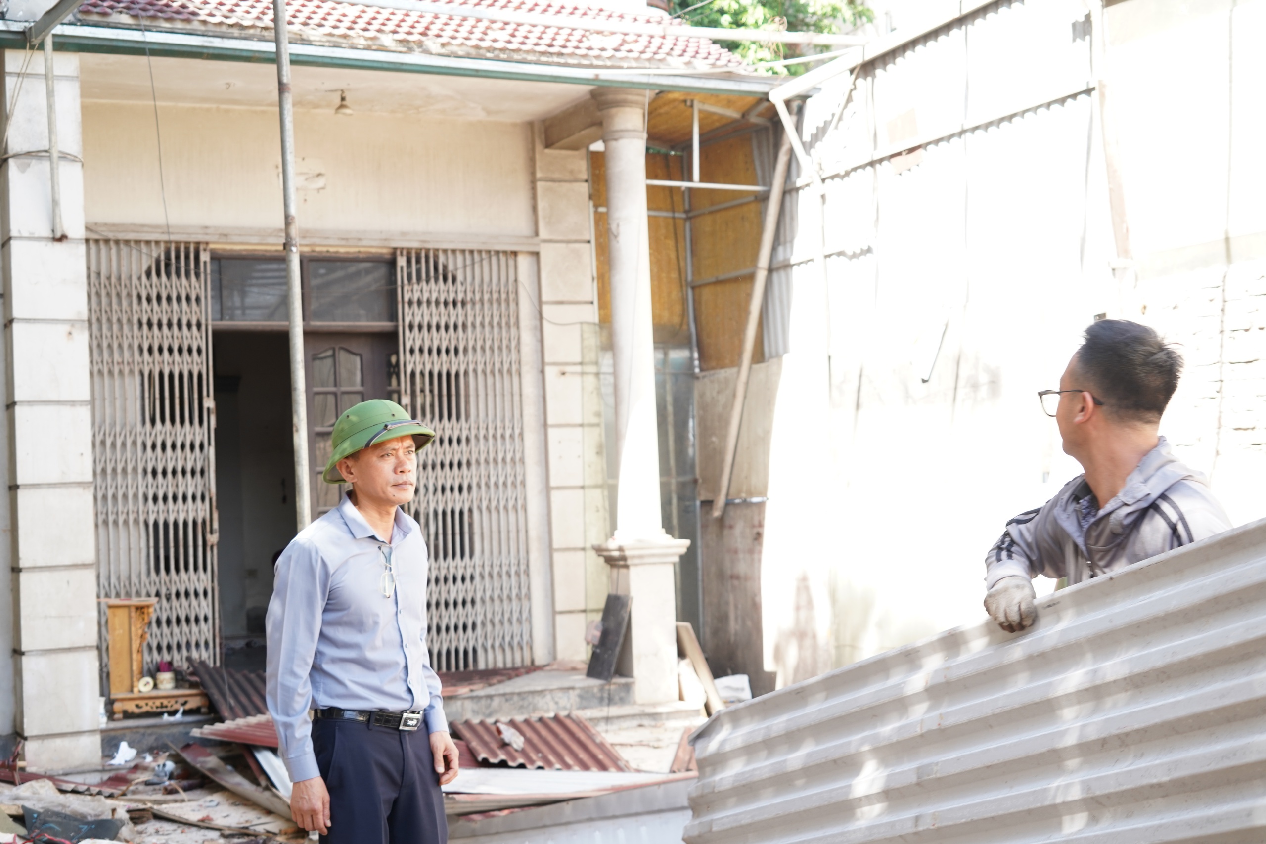 Bí thư Đảng ủy phường Chương Mỹ - Phí Minh Hải trực tiếp vận động người dân bàn giao mặt bằng phục vụ Dự án cải tạo, nâng cấp Quốc lộ 6 đoạn Ba La - Xuân Mai- Ảnh 4.