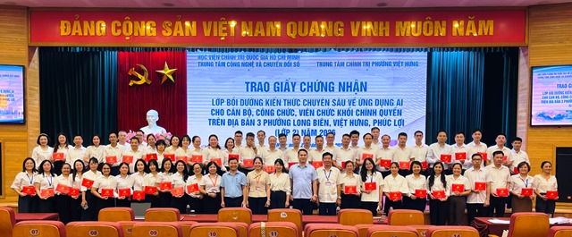 Tiếp tục tổ chức bồi dưỡng kiến thức chuyên sâu về ứng dụng AI cho cán bộ, công chức, viên chức khối Chính quyền trên địa bàn 03 phường Long Biên, Việt Hưng, Phúc Lợi (lớp 2) năm 2026.- Ảnh 5.