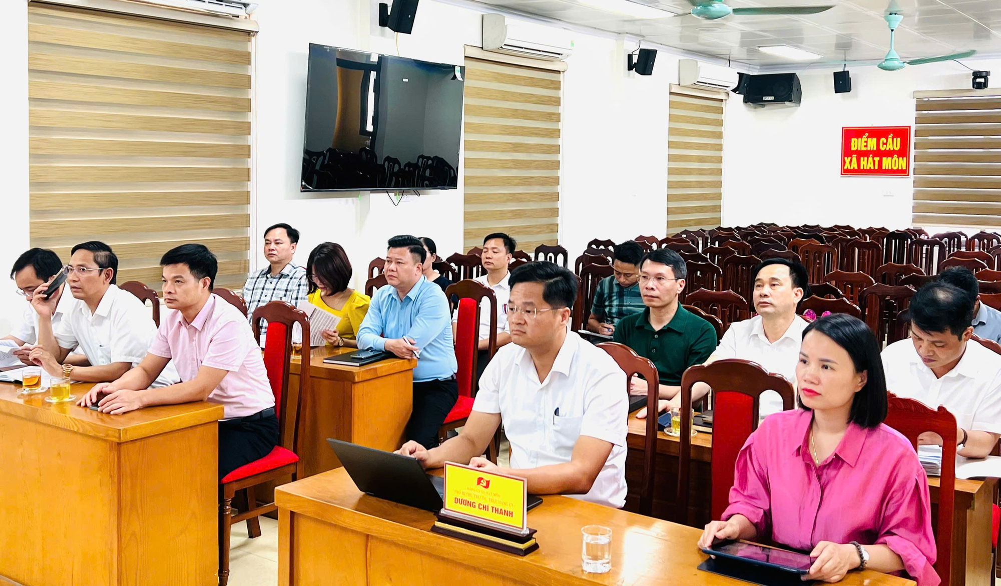Chiều 23/6, tại Trụ sở Chính phủ, Thủ tướng Chính phủ Lê Minh Hưng, Trưởng ban Chỉ đạo của Chính phủ về phát triển khoa học, công nghệ, đổi mới sáng tạo, chuyển đổi số và Đề án 06 chủ trì Phiên họp chuyên đề về thúc đẩy phát triển- Ảnh 2.
