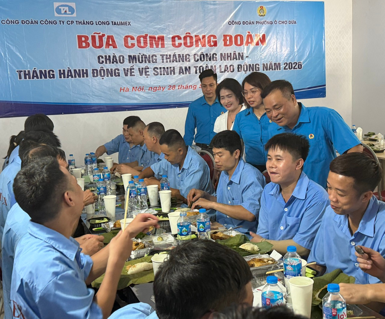 Công đoàn phường Ô Chợ Dừa: Chăm lo người lao động từ những việc làm thiết thực- Ảnh 2.
