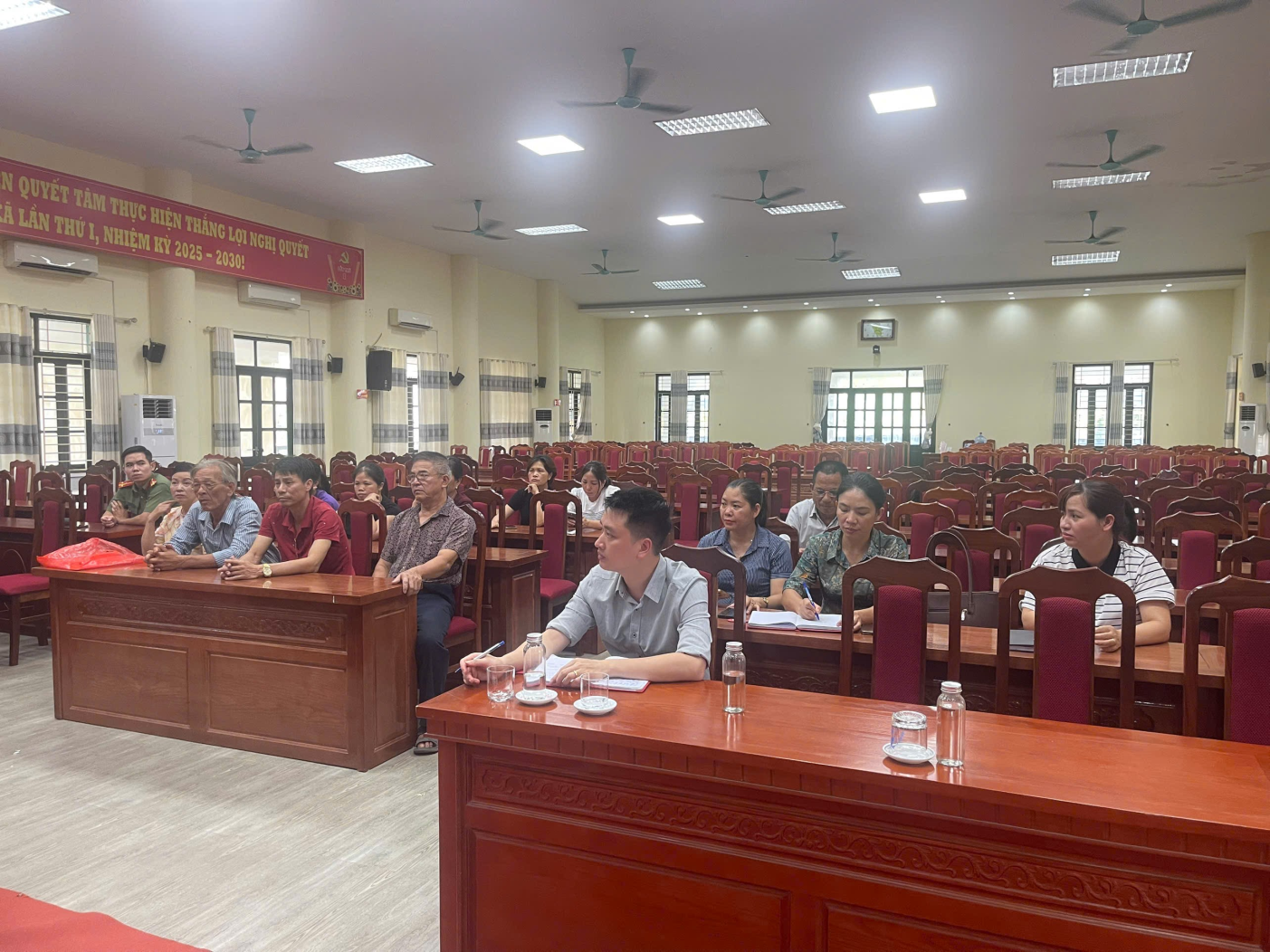 Tổ công tác số 1 tuyên truyền, vận động nhân dân bàn giao mặt bằng thực hiện dự án đường Tây Thăng Long- Ảnh 2.