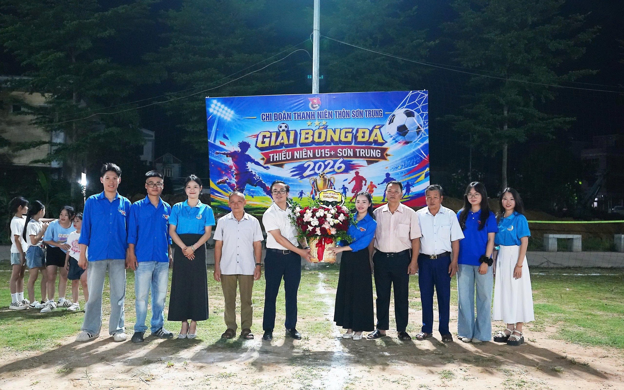 Khai mạc Giải bóng đá thiếu niên U15+ Sơn Trung năm 2026: Sân chơi mùa hè sôi động, gắn kết tuổi trẻ địa phương