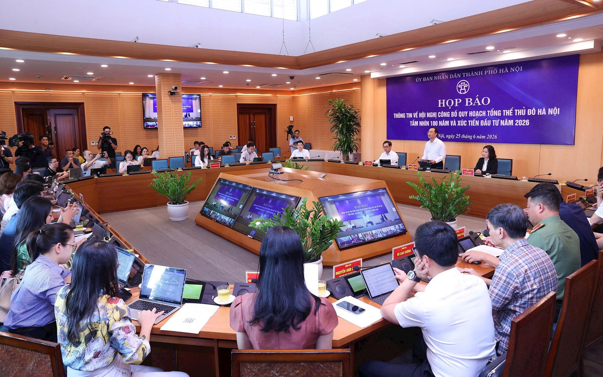 UBND phường Long Biên tiếp sóng họp báo về công bố Quy hoạch tổng thể Thủ đô Hà Nội tầm nhìn 100 năm