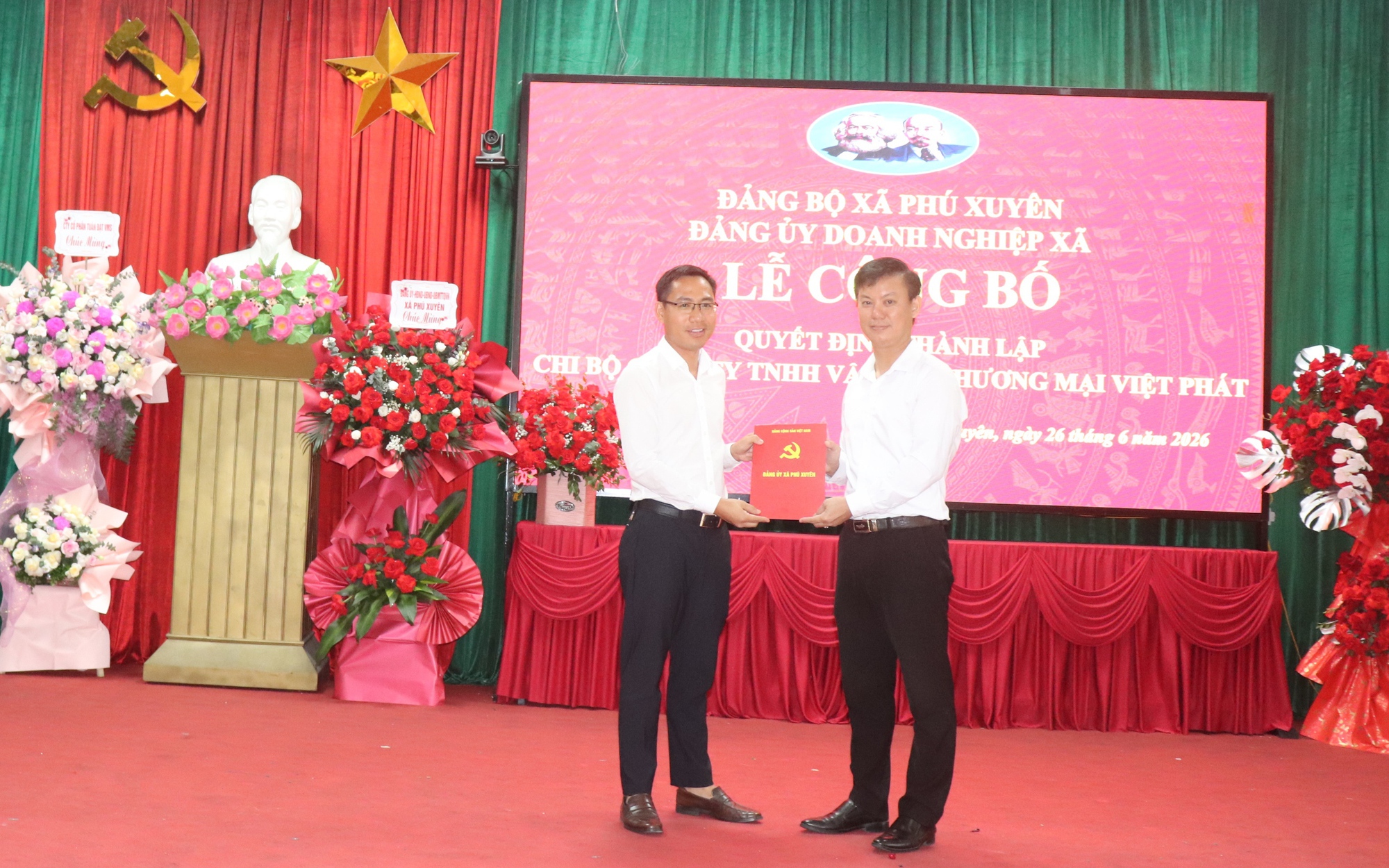Công Bố Quyết Định Thành Lập Chi Bộ Công Ty TNHH Vận Tải Thương Mại Việt Phát