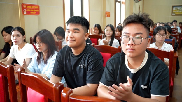 Hoài Đức bế giảng lớp bồi dưỡng nhận thức về Đảng đợt 2 năm 2026- Ảnh 2.