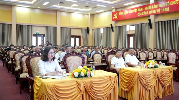 Hoài Đức tổ chức truyền thông, hướng dẫn nhận biết các yếu tố có hại trong môi trường lao động và biện pháp phòng chống- Ảnh 1.