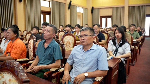 Hoài Đức tổ chức truyền thông, hướng dẫn nhận biết các yếu tố có hại trong môi trường lao động và biện pháp phòng chống- Ảnh 4.