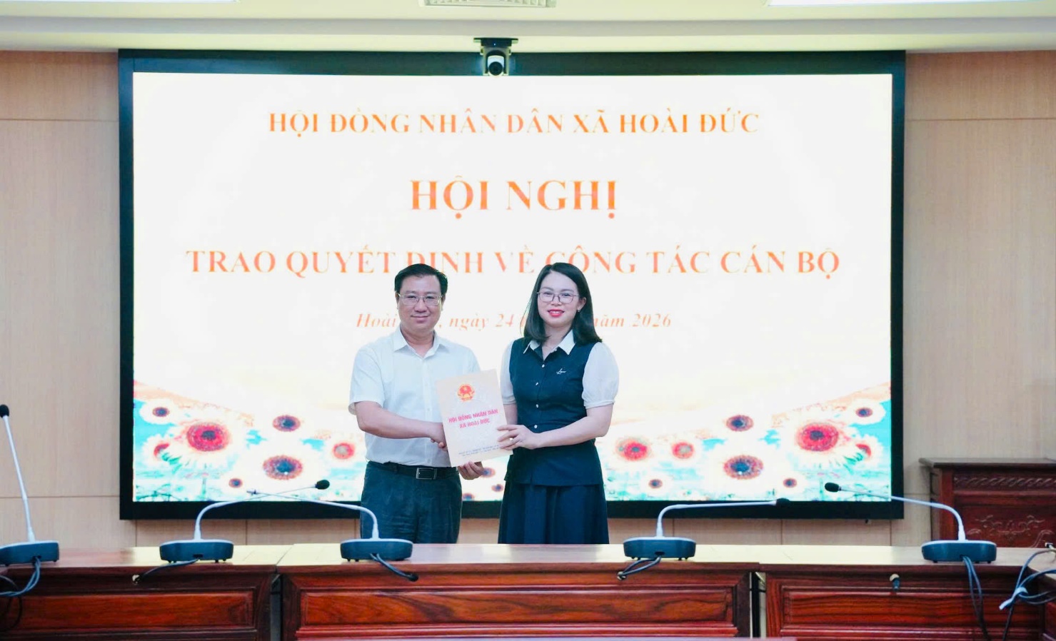 Thường trực HĐND xã tổ chức hội nghị công bố Nghị quyết về công tác cán bộ- Ảnh 2.
