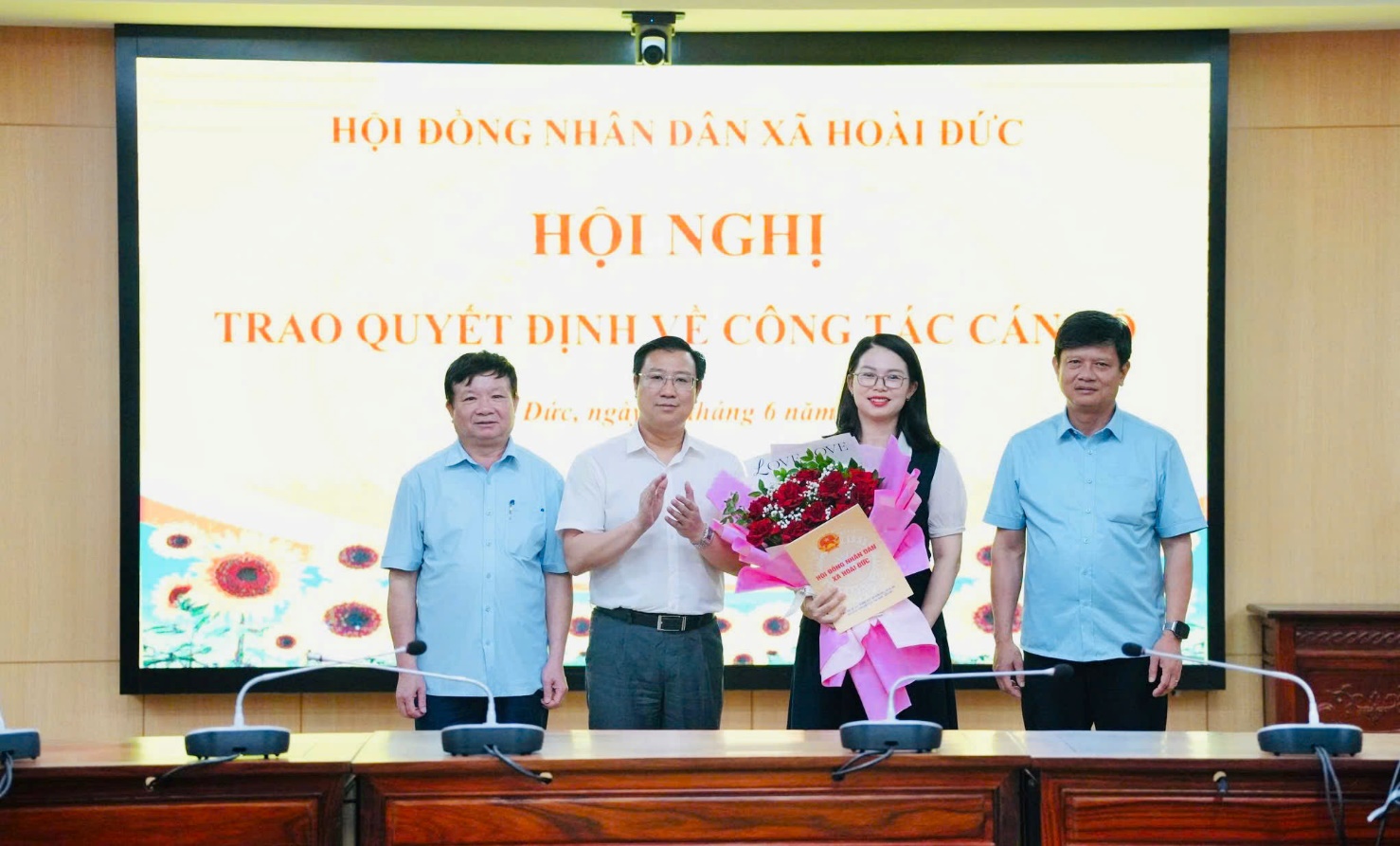 Thường trực HĐND xã tổ chức hội nghị công bố Nghị quyết về công tác cán bộ- Ảnh 3.