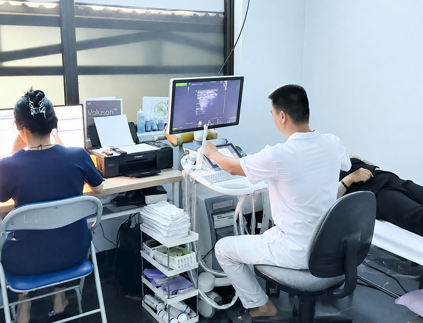 Hội Nông dân xã Hoài Đức tổ chức khám sức khỏe miễn phí cho cán bộ, hội viên nông dân- Ảnh 1.