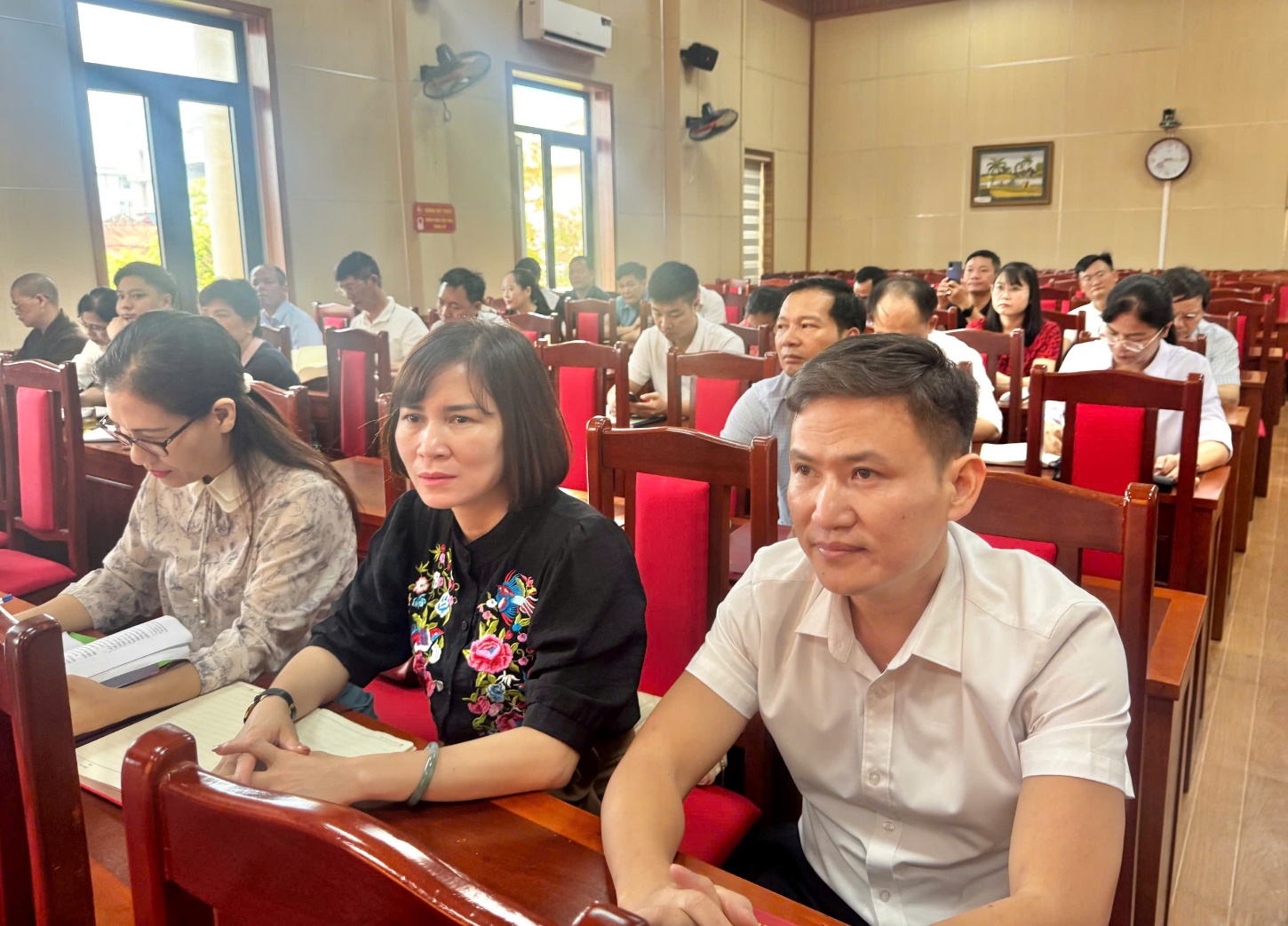 Tập huấn kỹ năng, cập nhật kiến thức cho đại biểu HĐND xã Hoài Đức, Sơn Đồng, Dương Hoà- Ảnh 4.