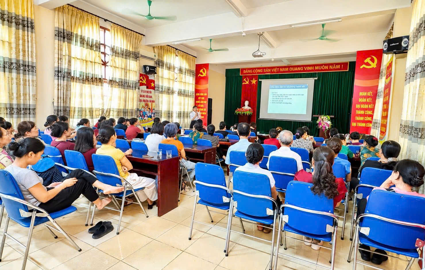 Trạm Y tế xã Hoài Đức tổ chức Hội nghị truyền thông về “Xử trí ban đầu đúng và điều trị dự phòng sớm sau phơi nhiễm với động vật mắc dại hoặc nghi mắc dại”- Ảnh 3.