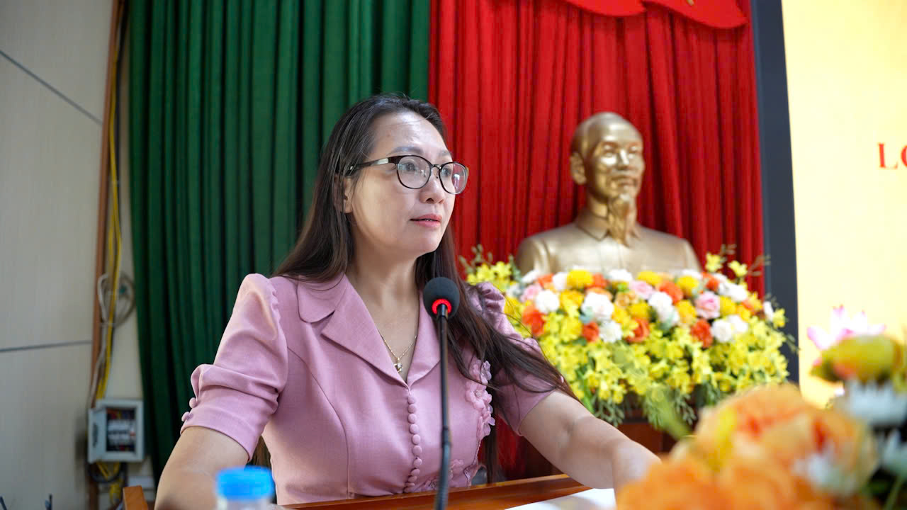 Hoài Đức bế giảng lớp bồi dưỡng nhận thức về Đảng đợt 2 năm 2026- Ảnh 4.
