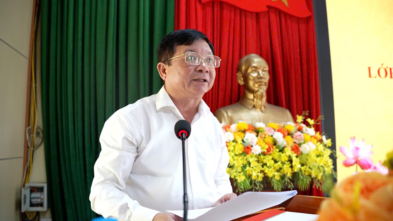 Hoài Đức bế giảng lớp bồi dưỡng nhận thức về Đảng đợt 2 năm 2026- Ảnh 5.