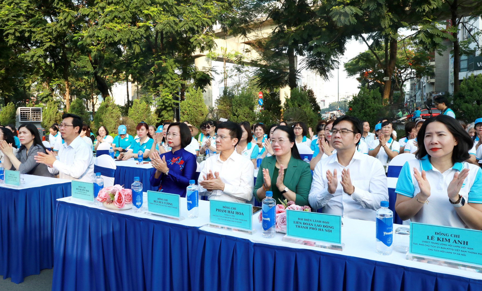Khơi dậy sức mạnh cộng đồng bảo vệ môi trường, xây dựng Thủ đô xanh - sạch - đẹp- Ảnh 2.