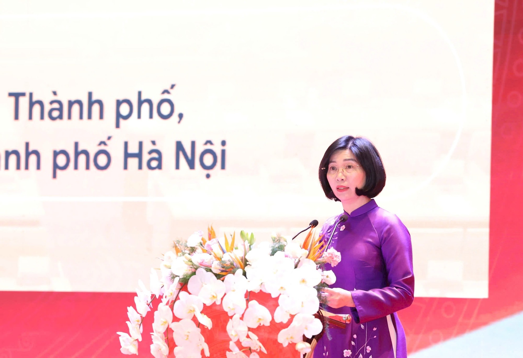 Chuyển đổi số là đổi mới toàn diện tư duy quản trị, lấy người dân làm trung tâm- Ảnh 1. Chuyển đổi số là đổi mới toàn diện tư duy quản trị, lấy người dân làm trung tâm- Ảnh 1.