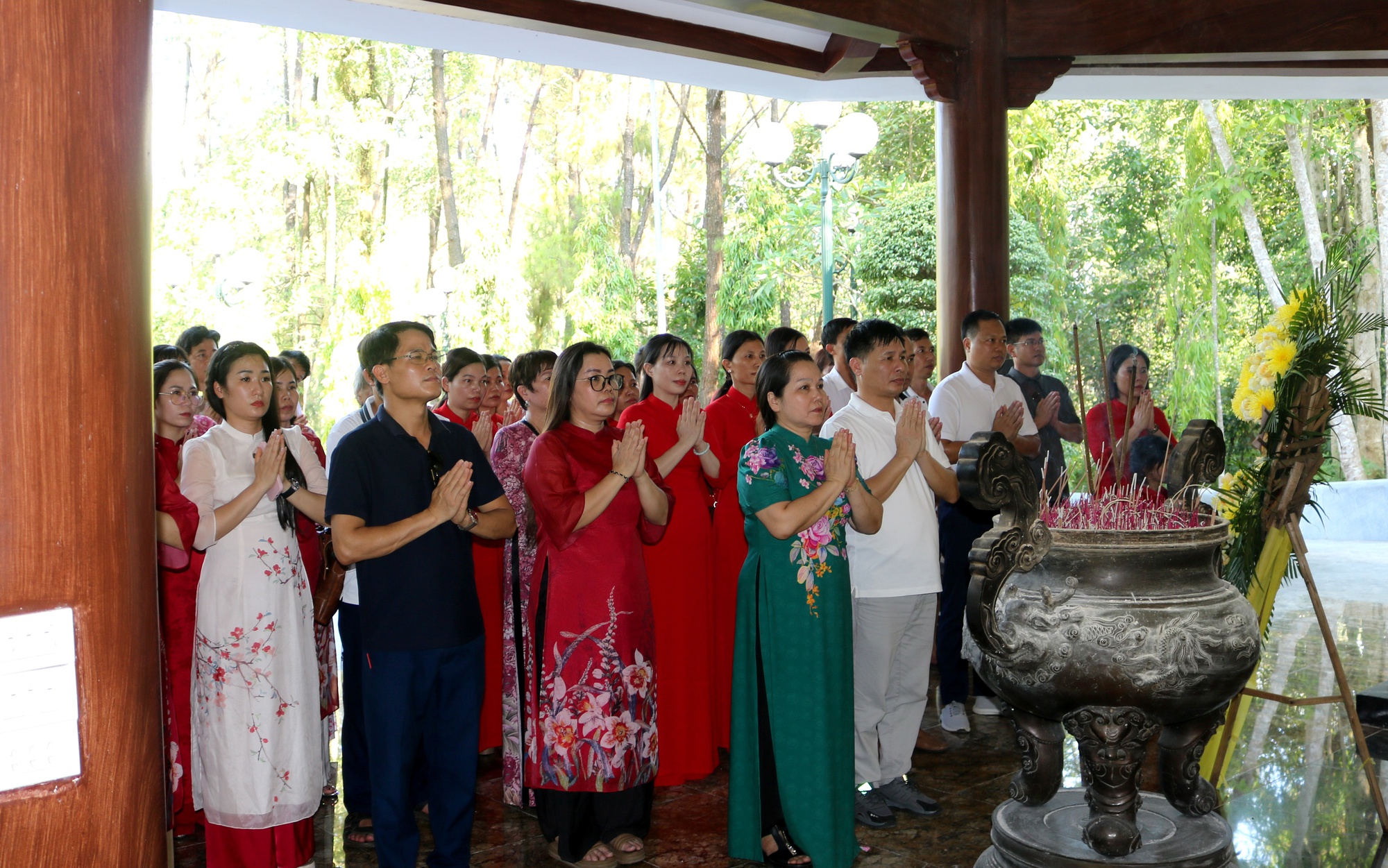 HÀNH TRÌNH VỀ NGUỒN, TIẾP LỬA TRUYỀN THỐNG,  GẮN KẾT TÌNH ĐỒNG NGHIỆP CỦA HAI TRƯỜNG TIỂU HỌC HỢP THANH B VÀ TRƯỜNG THCS HỢP THANH ( XÃ MỸ ĐỨC = TP HÀ NỘI)
